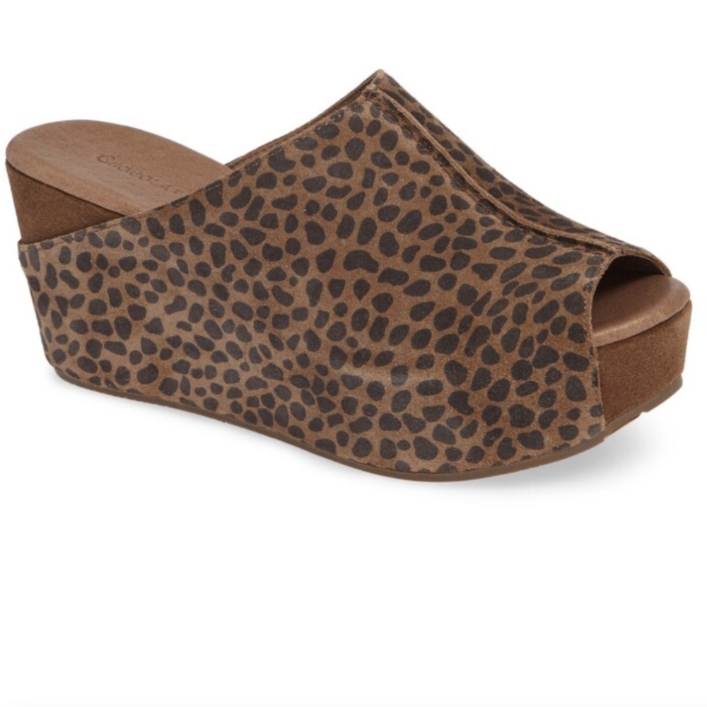 Chocolat Blu Wynn leopard print wedge clogs platform sandals leather suede US 7